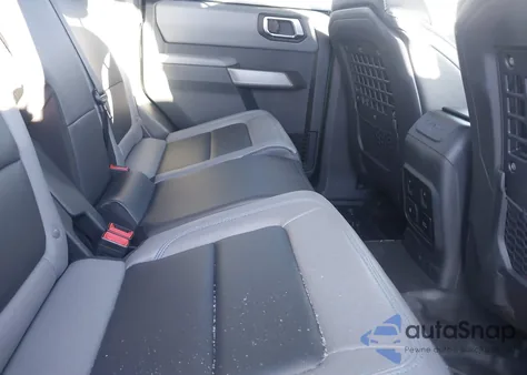 2023 Ford Bronco Black Diamond z USA, uszkodzony, nr VIN 1FMEE5DP7PLB06123